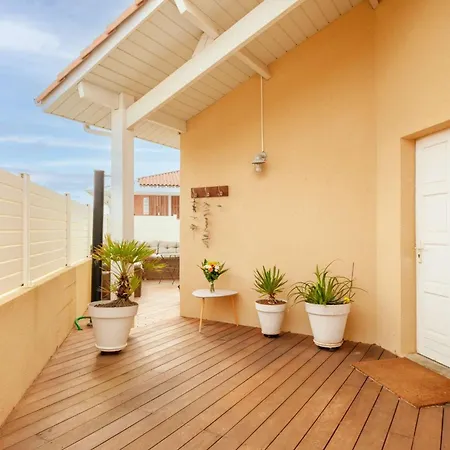 Maison Avec Piscine Collective A 100m Des Plages Pour 6 Personnes