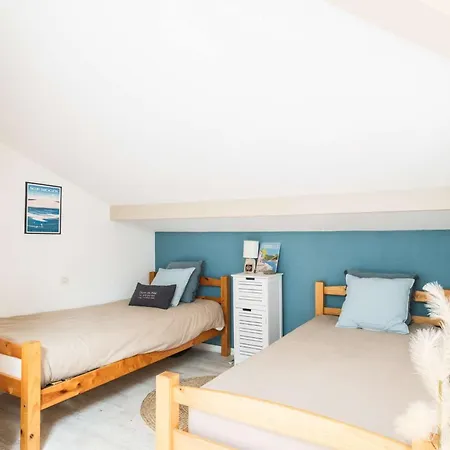 Maison Avec Piscine Collective A 100m Des Plages Pour 6 Personnes