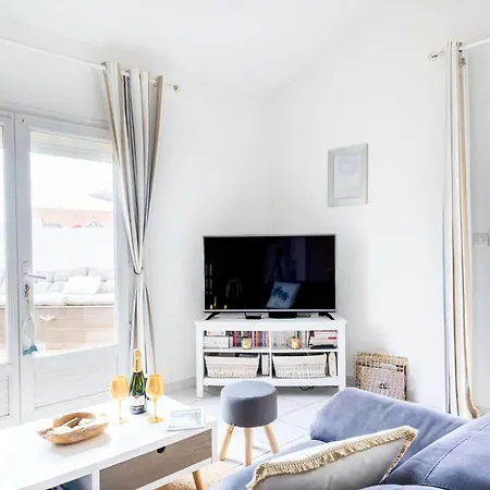 Maison Avec Piscine Collective A 100m Des Plages Pour 6 Personnes Vila