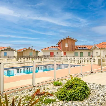 Villa Maison Avec Piscine Collective A 100m Des Plages Pour 6 Personnes *